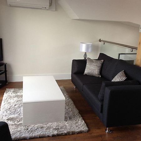 Max Serviced Apartments Commercial Road Londra Esterno foto