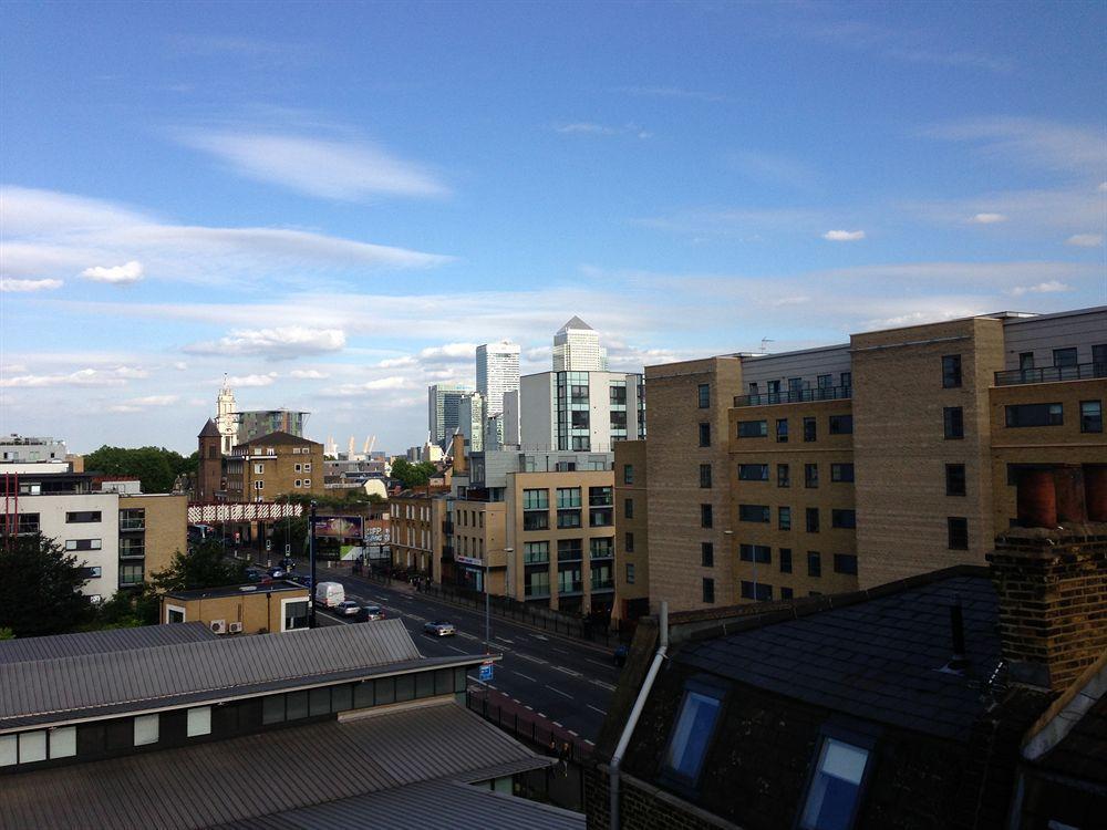 Max Serviced Apartments Commercial Road Londra Esterno foto