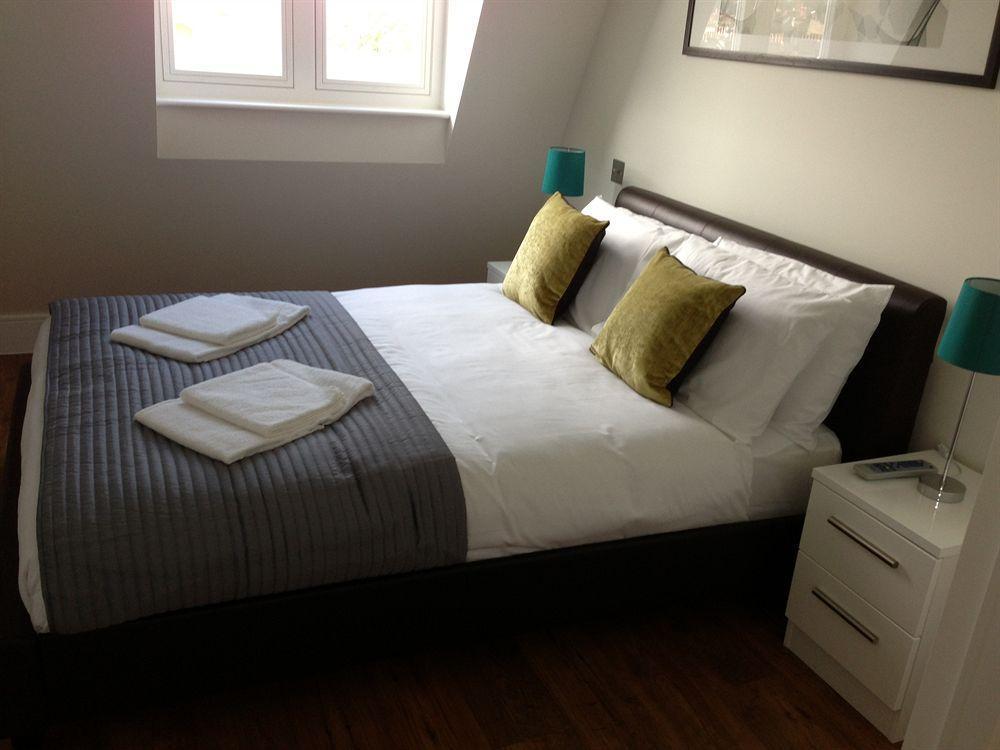 Max Serviced Apartments Commercial Road Londra Esterno foto